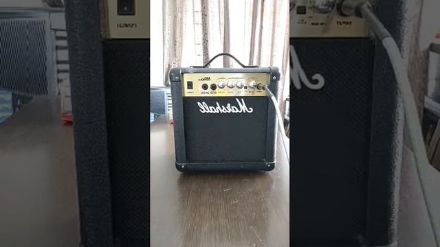 Marshall MG10CD Guitar Amplifier Sound Sample смотреть онлайн