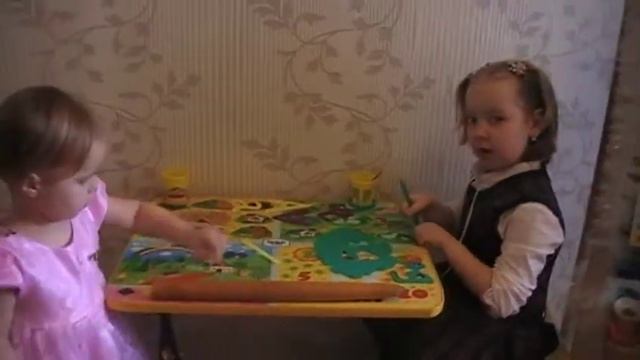 Школа Светланы: лепим букву Б из плей до. School Svetlana: carve out the letter Б from Play Doh. смотреть онлайн