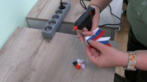 Воспитанники ВСЛ приняли участие в мастер-классе по изготовлению бутоньерок