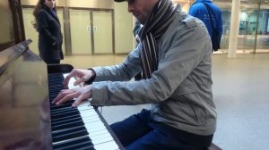 Benjamin Kahn, the Covent Garden Waltz (piano) - busking in the streets of London, UK