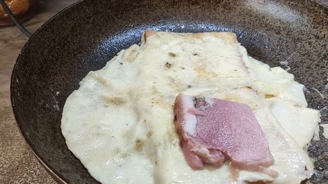 Теплый  многослойный бутерброд. Быстро и вкусно.