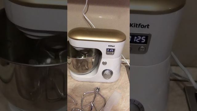 Видео обзор планетарного миксера Kitfort KT-1308-2 смотреть онлайн