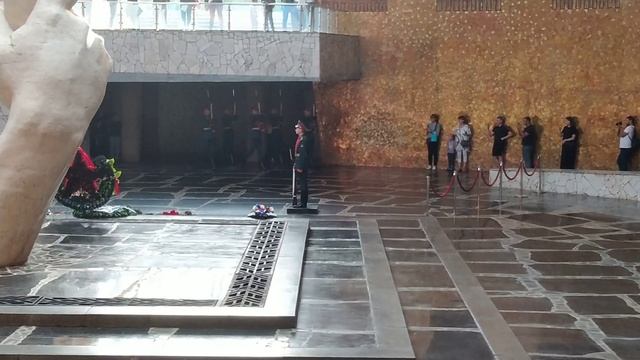 Смена Почётного Караула в Пантеоне Славы Мамаев Курган, Волгоград, 30 сентября 2022 года 15:00 часо смотреть онлайн