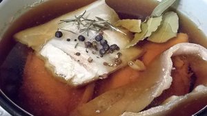 Закуска из свиных шкурок Таежная