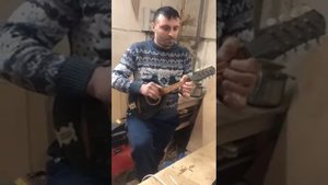 Зажигательная музыка на мандалине.