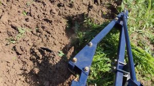 МТЗ 152 с двухкорпусным плугом. Скаут PL-230  OGORODNIK