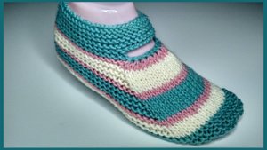 Следки на двух спицах без шва на подошве. Очень простые тапочки - следки