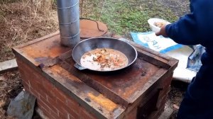 Узбекский плов в казане на печке
