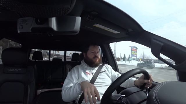 Toyota Tundra vs Ram 1500 - V8 or Twin-Turbo V6? We Compare Power & MPG On a Long Drive смотреть онлайн