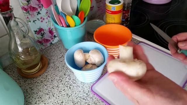 Готовится просто,а получается очень вкусно/Жареная картошка с грибами и с луком