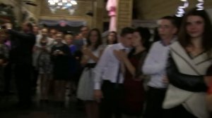Мама поёт свою песню невесте