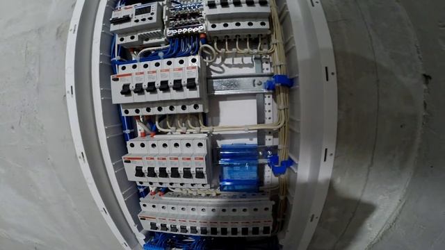 Правильное подключение холодильника в щите. Подбор устройств защиты. смотреть онлайн