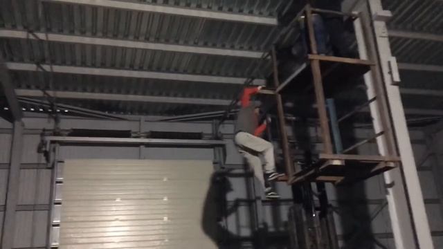 Монтаж кабеля и установка светильников на складе площадью 360 м2. смотреть онлайн