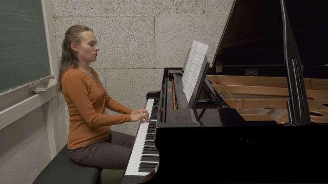 Bach - Siciliano - accompaniment смотреть онлайн