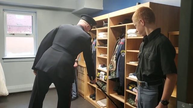 Room Inspection with Garrison Sergeant Major Mott смотреть онлайн