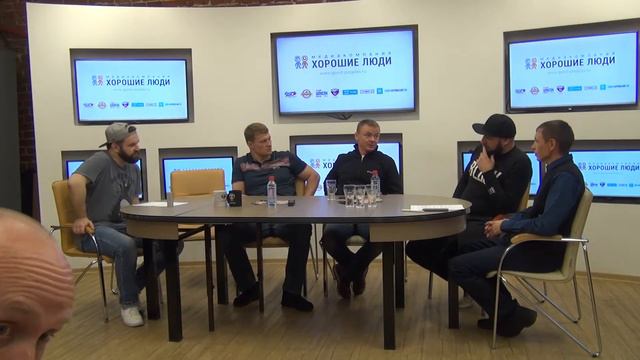 Визит Александра Поветкина и Владимира Сычёва в офис медиакомпании "Хорошие люди" (Киров)