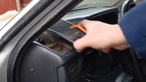 Как снять накладку динамика торпеды Daewoo Nexia N100 #DaewooNexiaN100 #какснять