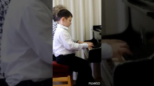 Играю на 🎹 пионино (в 4 руки и со скрипкой) смотреть онлайн