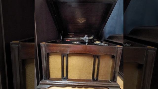 Elena Gerhardt (エレナ・ゲルハルト)♪Feldeinsamkeit♪ (In Summer Fields)1929年 78rpm Victor VV 1 ｰ 90 phonograp смотреть онлайн