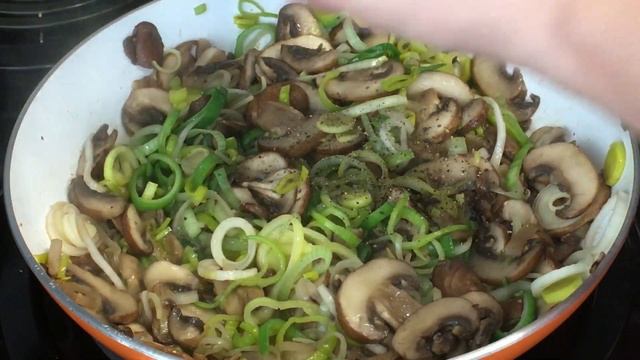 Quish with mushrooms and leek _ Заливной пирог с грибами луком и сыром смотреть онлайн