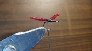 Fly tying blood worm / изготовление мушки мотыль