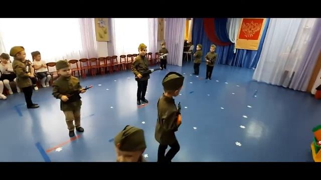 Поздравление с Днем Защитника Отечества!!! Средняя группа "Почемучки" МБДОУ д/с № 8 "Буратино" смотреть онлайн