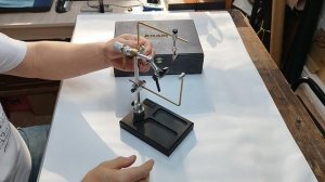 Тиски для вязания мушек для рыбалки.Fly tying vise.
