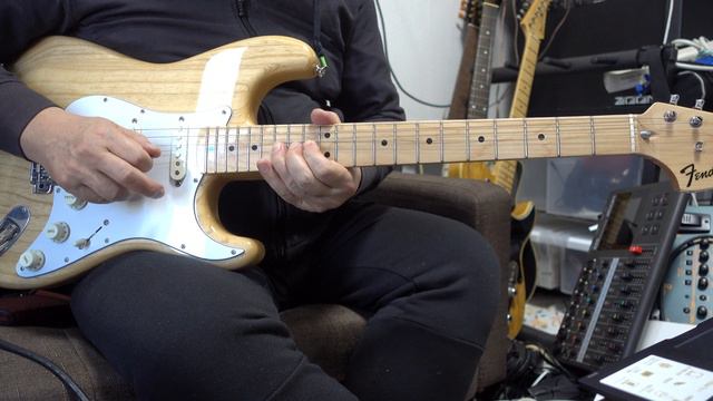 【FENDER Stratocaster MIJ】 смотреть онлайн