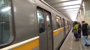 Электропоезд 81-720/721 "Яуза" №83 на станции метро Варшавская