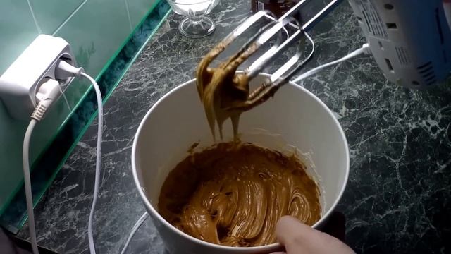 РУЛЕТ С МЕДОМ. МЕДОВЫЙ РУЛЕТ - оОчень вкусно)) смотреть онлайн