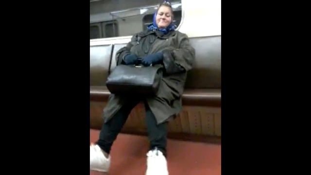 Красотка с белыми кроссовками смотреть онлайн