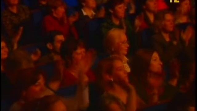 Песня черный бархат от дождя промок. Дождь стучит в окно. Песня черный бархат от дождя промок. Песня черный бархат от дождя промок. Бродский шум ливня воскрешает.