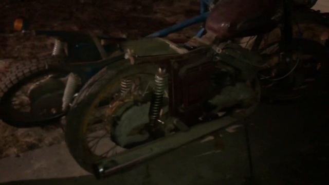 Приютил дюжину Мотоциклов Иж простоявших более 40 лет в заброшенных гаражах