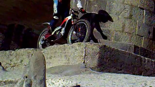 Beta Techno 270cc Dougie Lampkin Replica - First test drive смотреть онлайн