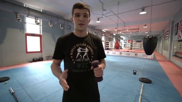 Будешь бить по 100 ударов, не уставая! Тренировка выносливости боксера смотреть онлайн