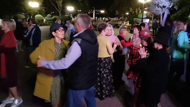 12.10.21 - Танцы на Приморском бульваре - Севастополь - Сергей Соков
