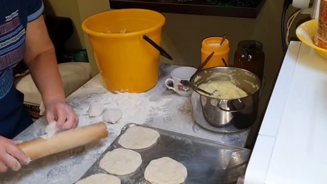 ? 27 Шаньги с картошкой. Ватрушки с повидлом. Булочки с маком. Дрожжевое тесто.
