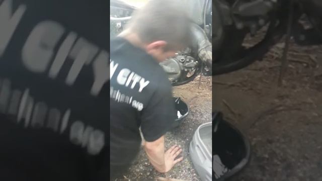 Suzuki RM 93 125 dirt bike oil change смотреть онлайн