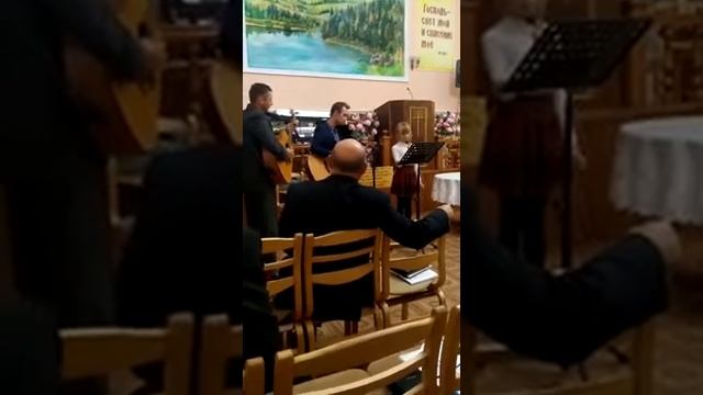 Осень, красивую осень, Бог подарил земле смотреть онлайн