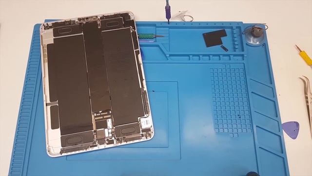 Как заменить дисплей на iPad Pro 11 (2018)? Замена экрана Apple iPad Pro 11 2018 года. смотреть онлайн