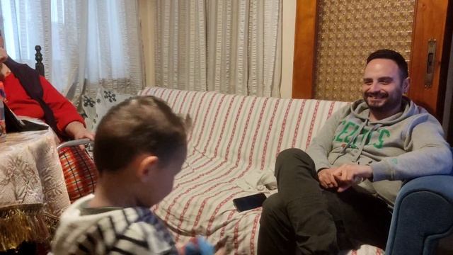 VLOG:ЧЕМ ЗАНИМАЮТСЯ ПАПА С СЫНОМ смотреть онлайн