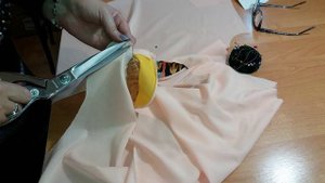 Пошив блузки ОБРАБОТКА ГОРЛОВИНЫ Часть 4. КУРСЫ КРОЙКИ И ШИТЬЯ ОТ НАДЕЖДЫ ВЯЧЕСЛАВОВНЫ