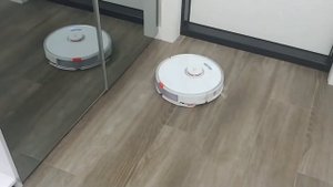 Roborock S7 в работе, влажная уборка. Подъем тряпочки в конце