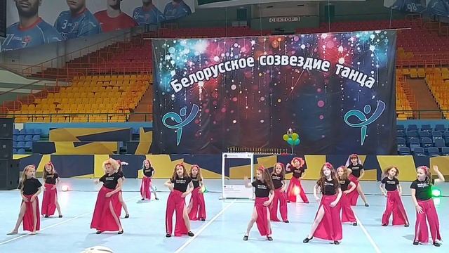 танец рокстар из инстаграмма