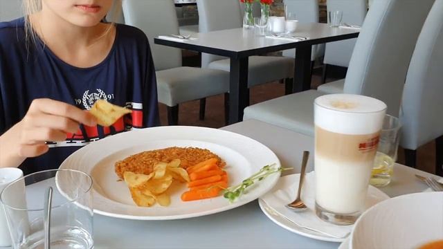 Неожиданный сюрприз подарок / ВЛАДА ЛЕТАЕТ НА ВЕРТОЛЕТЕ смотреть онлайн