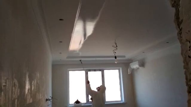 Интернет-магазин EXPOSTAVKA.RU Покраска потолка с помощью окрасочного аппарата HYVST SPT 210 смотреть онлайн