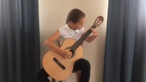 И. Николаев  " Маленькая страна" Игра на гитаре!