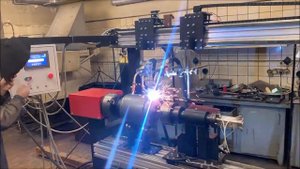 Установка для автоматической сварки воздушных баллонов (ресиверов) ТОМ-25