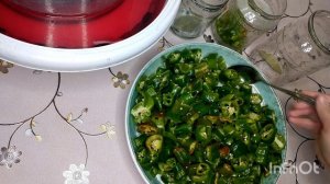 СОЛИМ СТРУЧКОВЫЙ ЖГУЧИЙ ПЕРЕЦ НА ЗИМУ