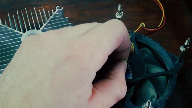 ПЕРЕГРЕВ КОМПЬЮТЕРА | шумит кулер на процессоре - быстрое решение ! смотреть онлайн